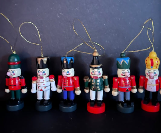 Nutcracker Christmas Crackers - Παραδοσιακό σχέδιο από τον Robin Reed