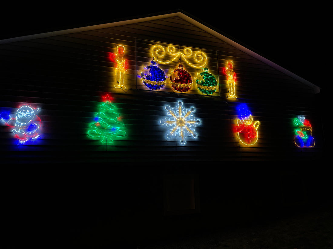 When to turn on your Christmas Lights? - Santa's Light Shop